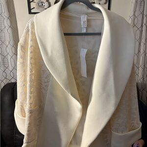 Elegant Cream Women's Blazer with Lace by Wynne collection